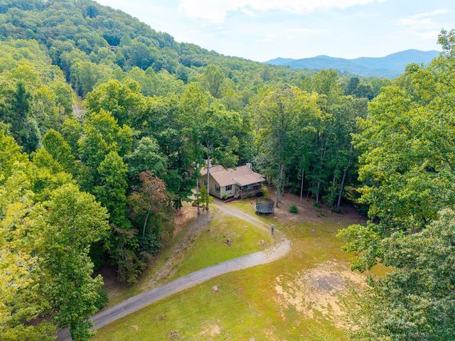 122 Penland Indian Trail, Hayesville, NC 28904