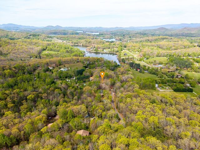 122 Penland Indian Trail, Hayesville, NC 28904