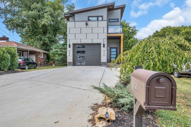 405 30th St, Old Hickory, TN 37138