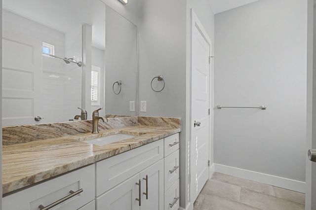 405 30th St, Old Hickory, TN 37138