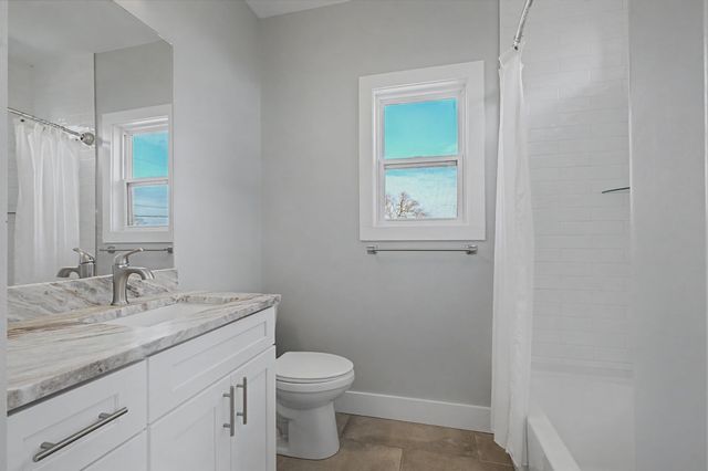 405 30th St, Old Hickory, TN 37138