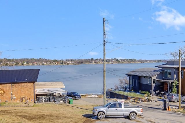 405 30th St, Old Hickory, TN 37138