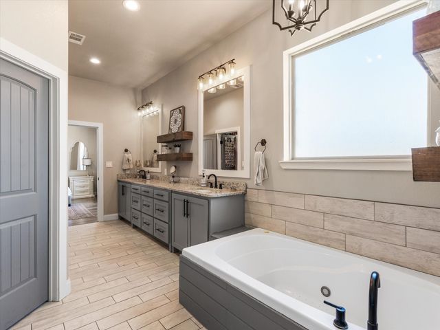 101 Trail Ridge, Weatherford, TX 76087