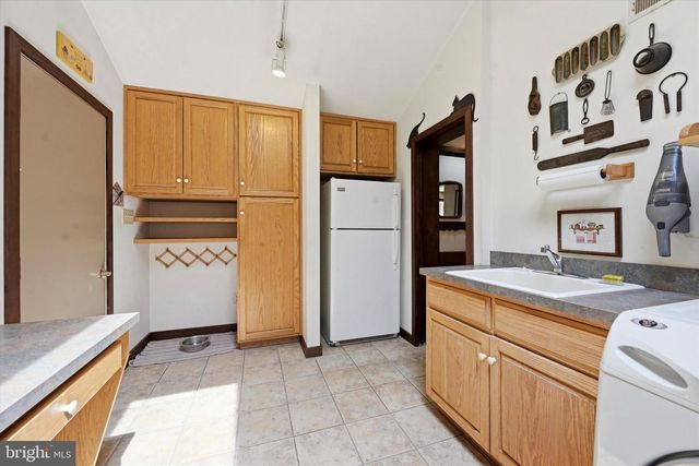 834 NEWHALL RD, Kennett Square, PA 19348