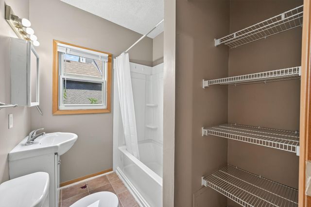 3023 Dupont Avenue N, Minneapolis, MN 55411