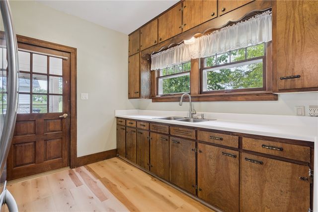 4021 10th Street, Marion, IA 52302
