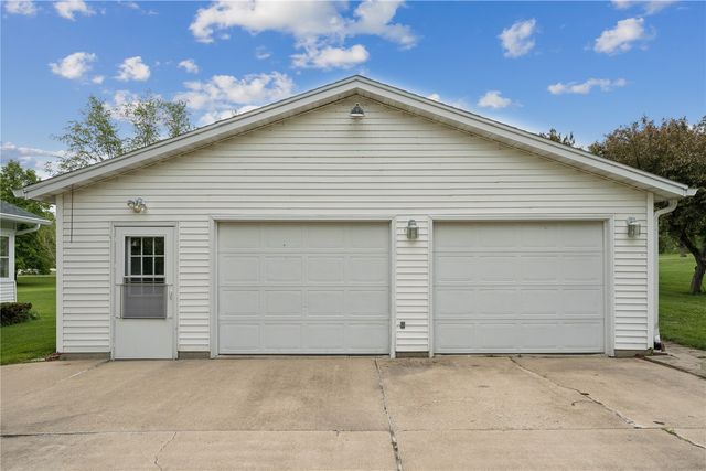 4021 10th Street, Marion, IA 52302