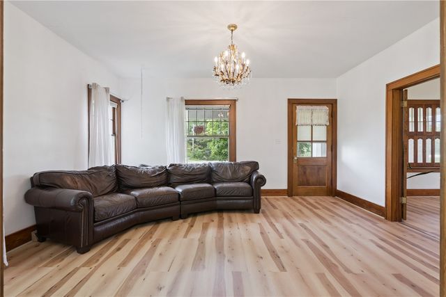 4021 10th Street, Marion, IA 52302