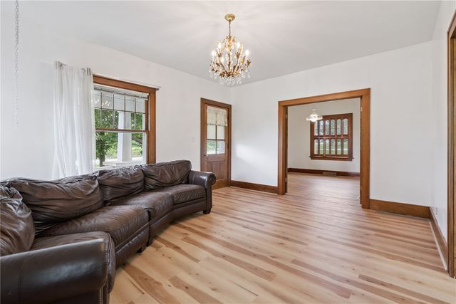 4021 10th Street, Marion, IA 52302
