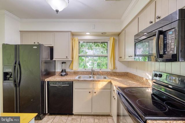 861 W FOXCROFT DR, Camp Hill, PA 17011
