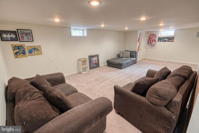 861 W FOXCROFT DR, Camp Hill, PA 17011