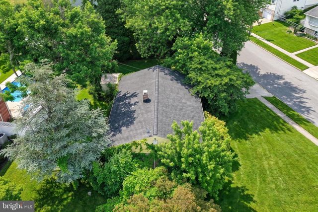 861 W FOXCROFT DR, Camp Hill, PA 17011