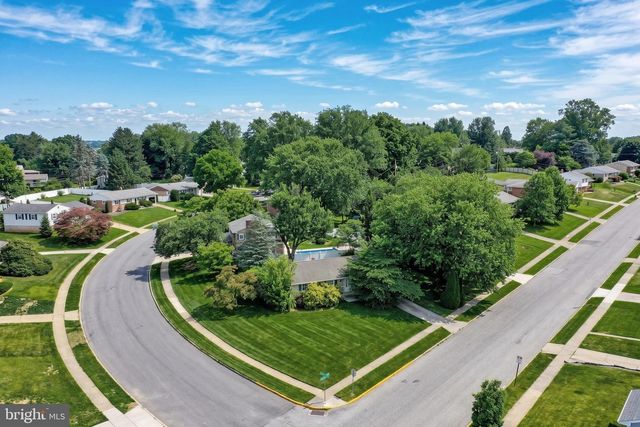 861 W FOXCROFT DR, Camp Hill, PA 17011