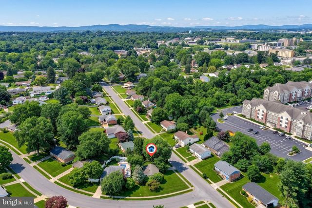 861 W FOXCROFT DR, Camp Hill, PA 17011