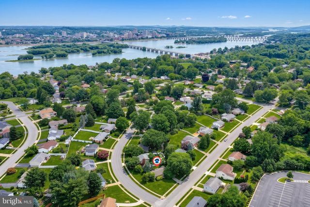 861 W FOXCROFT DR, Camp Hill, PA 17011