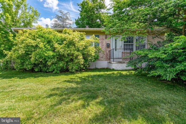 861 W FOXCROFT DR, Camp Hill, PA 17011