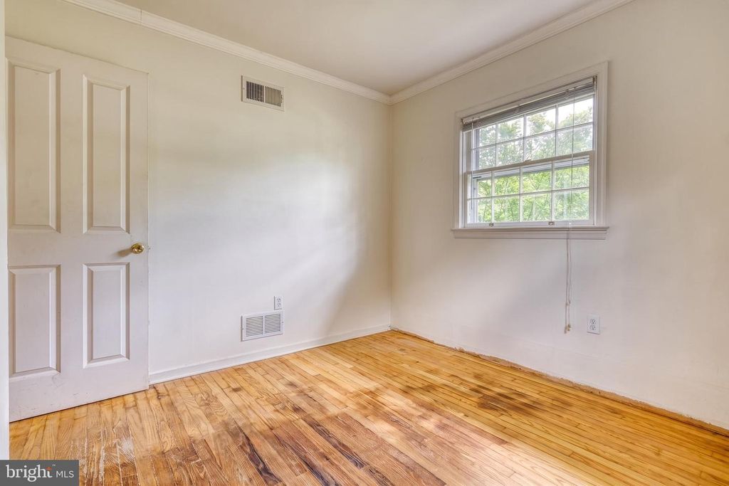 Image 21 of property listing at 861 W FOXCROFT DR, Camp Hill, PA 17011