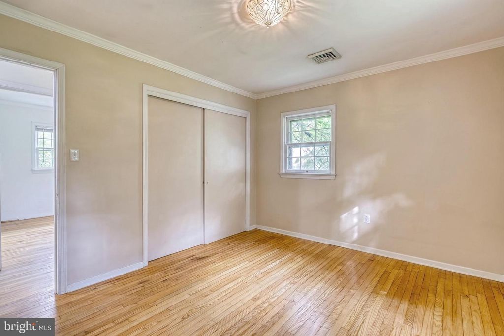 Image 24 of property listing at 861 W FOXCROFT DR, Camp Hill, PA 17011