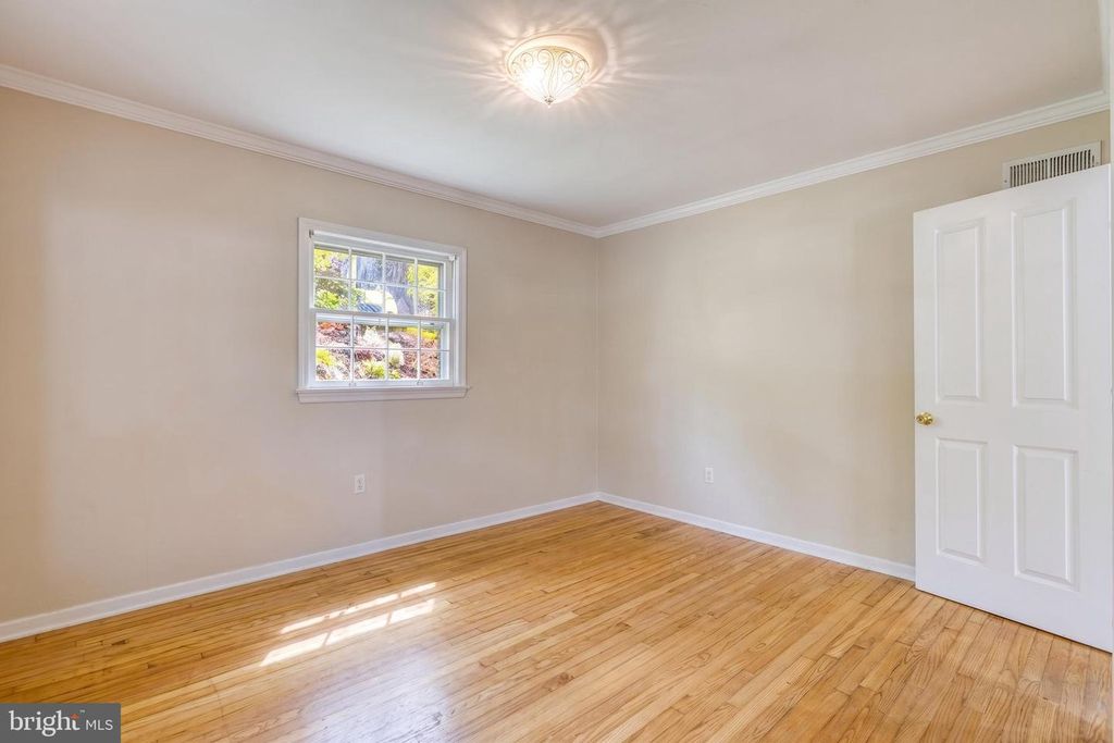 Image 25 of property listing at 861 W FOXCROFT DR, Camp Hill, PA 17011