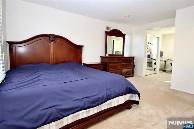 32-06 Norwood Drive, Fair Lawn, NJ 07410