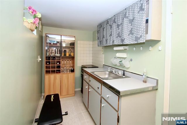 32-06 Norwood Drive, Fair Lawn, NJ 07410