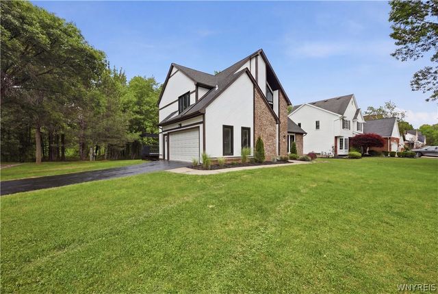 113 Meadow Spring Lane, Amherst, NY 14051