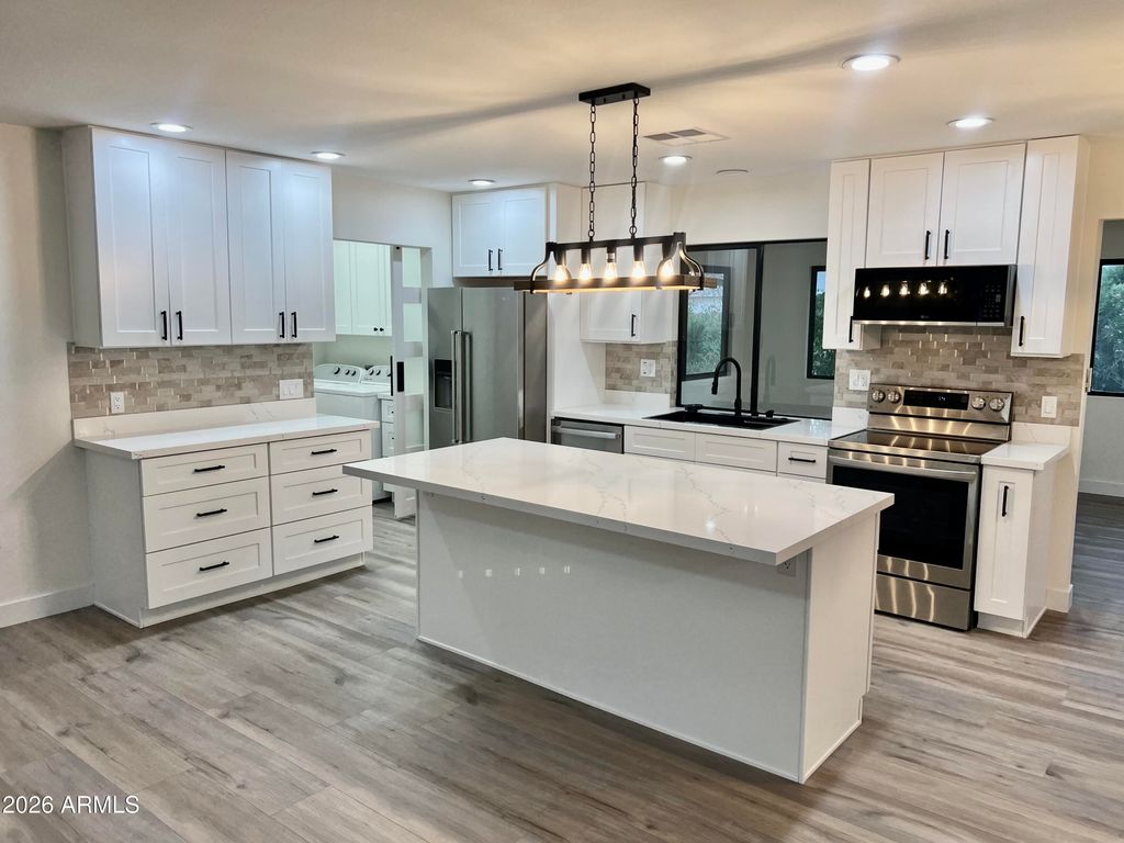 9614 W PINERIDGE Drive, Sun City, AZ 85351 — photo 5