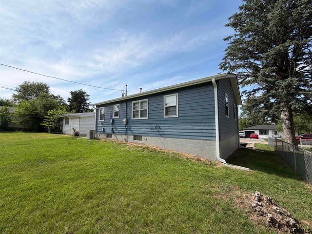 4709 Redick Avenue, Omaha, NE 68152