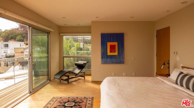 2158 Sunset Plaza Drive, Los Angeles, CA 90069