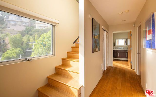 2158 Sunset Plaza Drive, Los Angeles, CA 90069