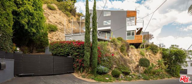 2158 Sunset Plaza Drive, Los Angeles, CA 90069