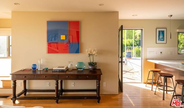 2158 Sunset Plaza Drive, Los Angeles, CA 90069