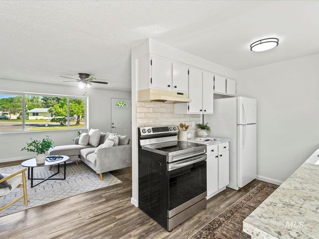 9460 W Albany, Boise, ID 83704