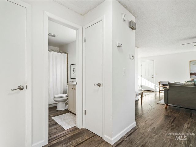 9460 W Albany, Boise, ID 83704