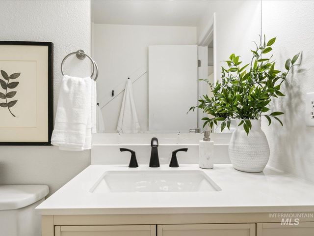 9460 W Albany, Boise, ID 83704