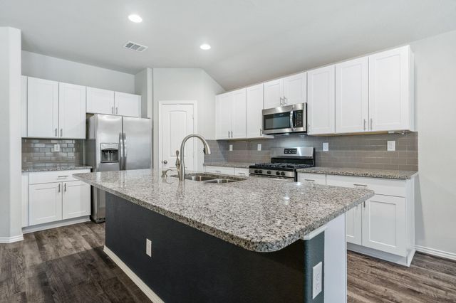 135 Courageous Side Way, Magnolia, TX 77354