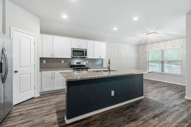 135 Courageous Side Way, Magnolia, TX 77354