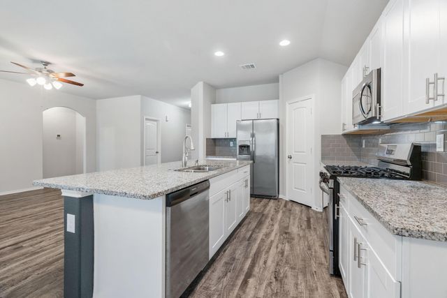 135 Courageous Side Way, Magnolia, TX 77354