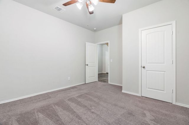 135 Courageous Side Way, Magnolia, TX 77354
