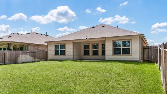 135 Courageous Side Way, Magnolia, TX 77354