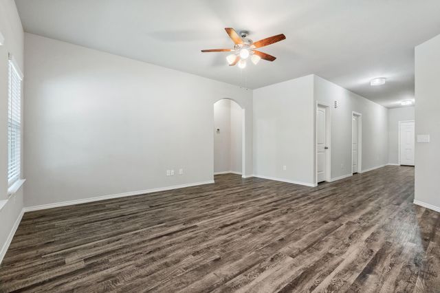 135 Courageous Side Way, Magnolia, TX 77354