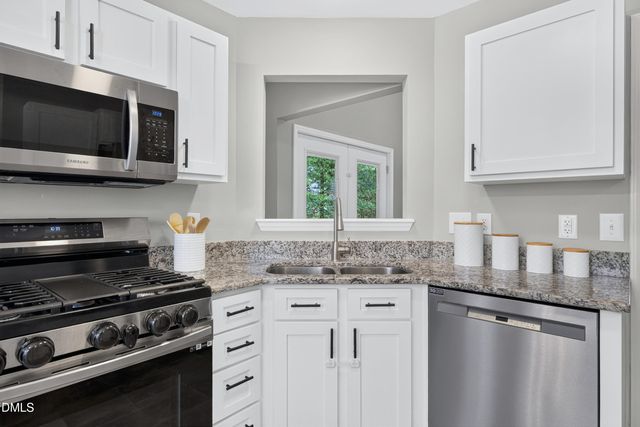1112 Stoneferry Lane, Raleigh, NC 27606