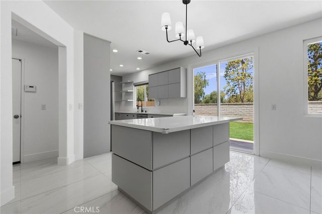 4864 Royal Island, San Diego, CA 92154