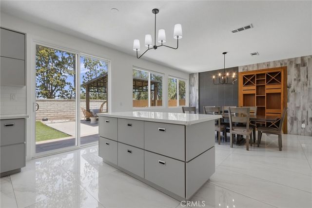 4864 Royal Island, San Diego, CA 92154