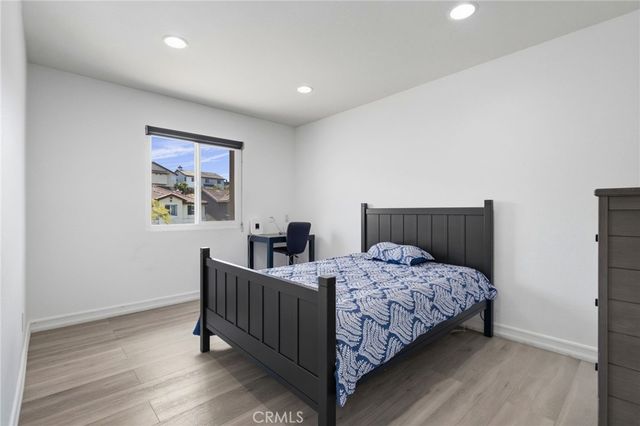 4864 Royal Island, San Diego, CA 92154