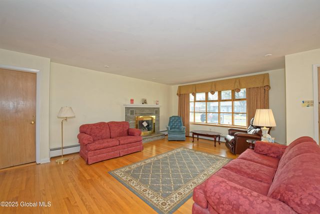 31 Tryon Court, Albany, NY 12203