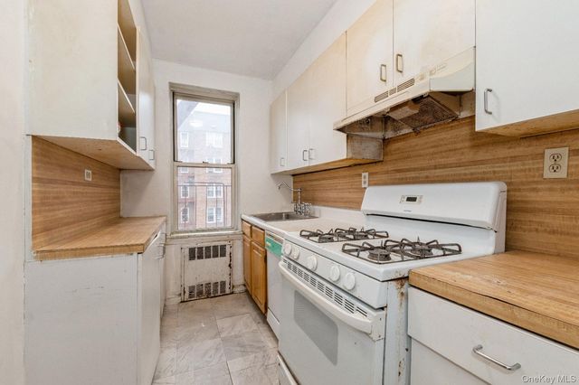 105-24 67 Avenue 4B, Forest Hills, NY 11375