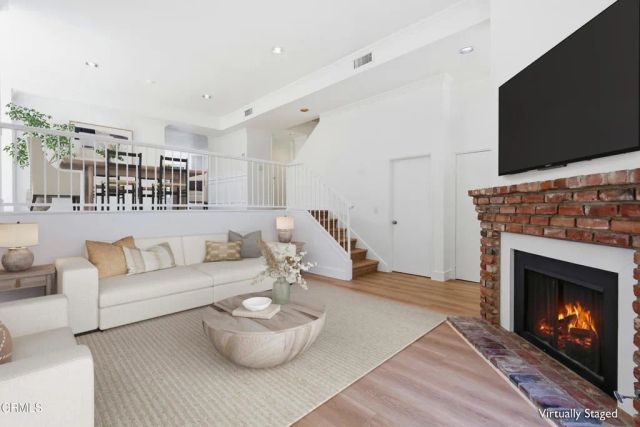22028 Collins Street 1, Woodland Hills, CA 91367