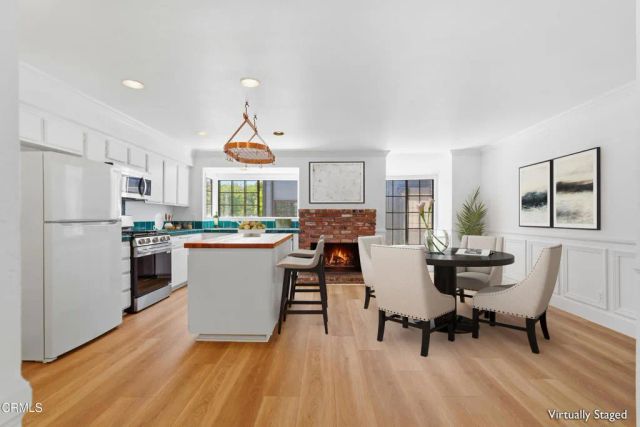 22028 Collins Street 1, Woodland Hills, CA 91367