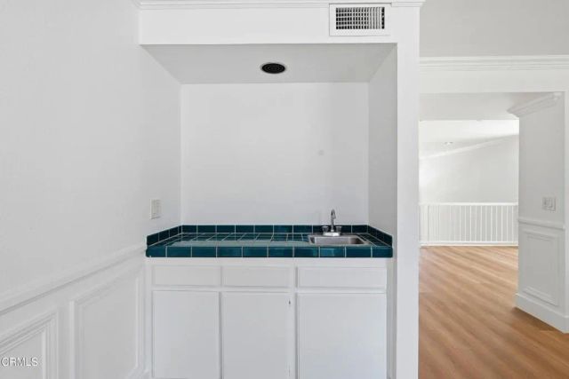 22028 Collins Street 1, Woodland Hills, CA 91367